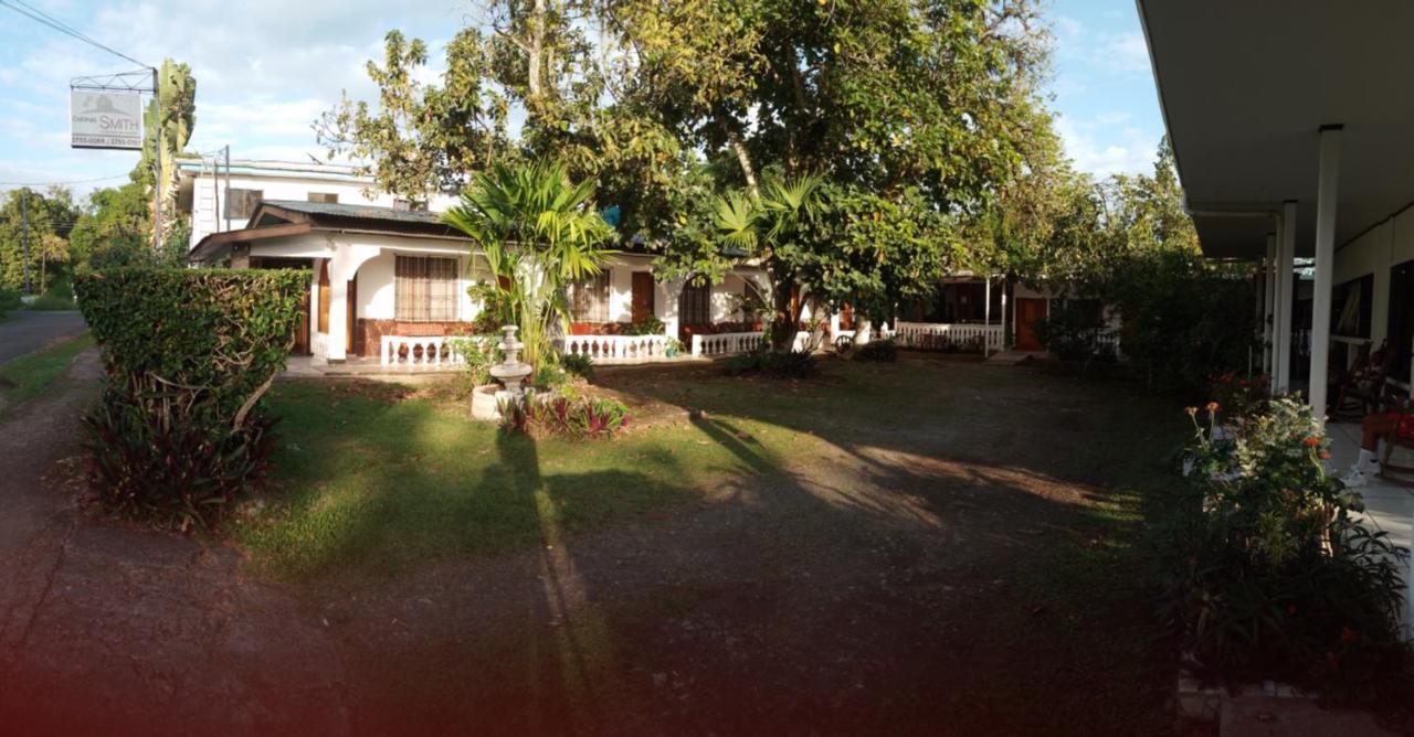 Cabinas Smith Cahuita Exterior foto