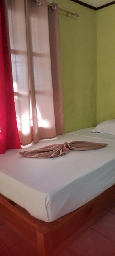 Cabinas Smith Cahuita Exterior foto