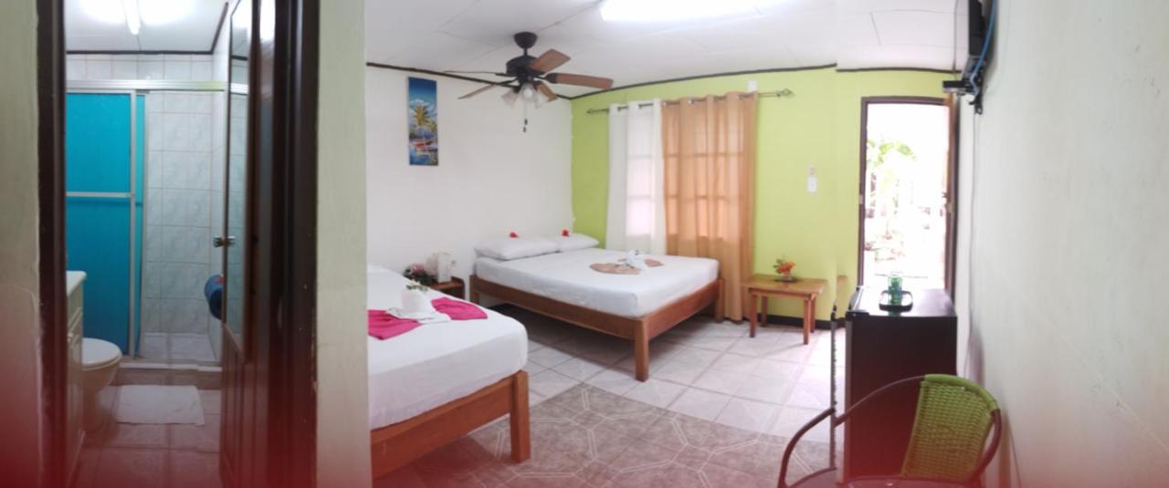 Cabinas Smith Cahuita Exterior foto