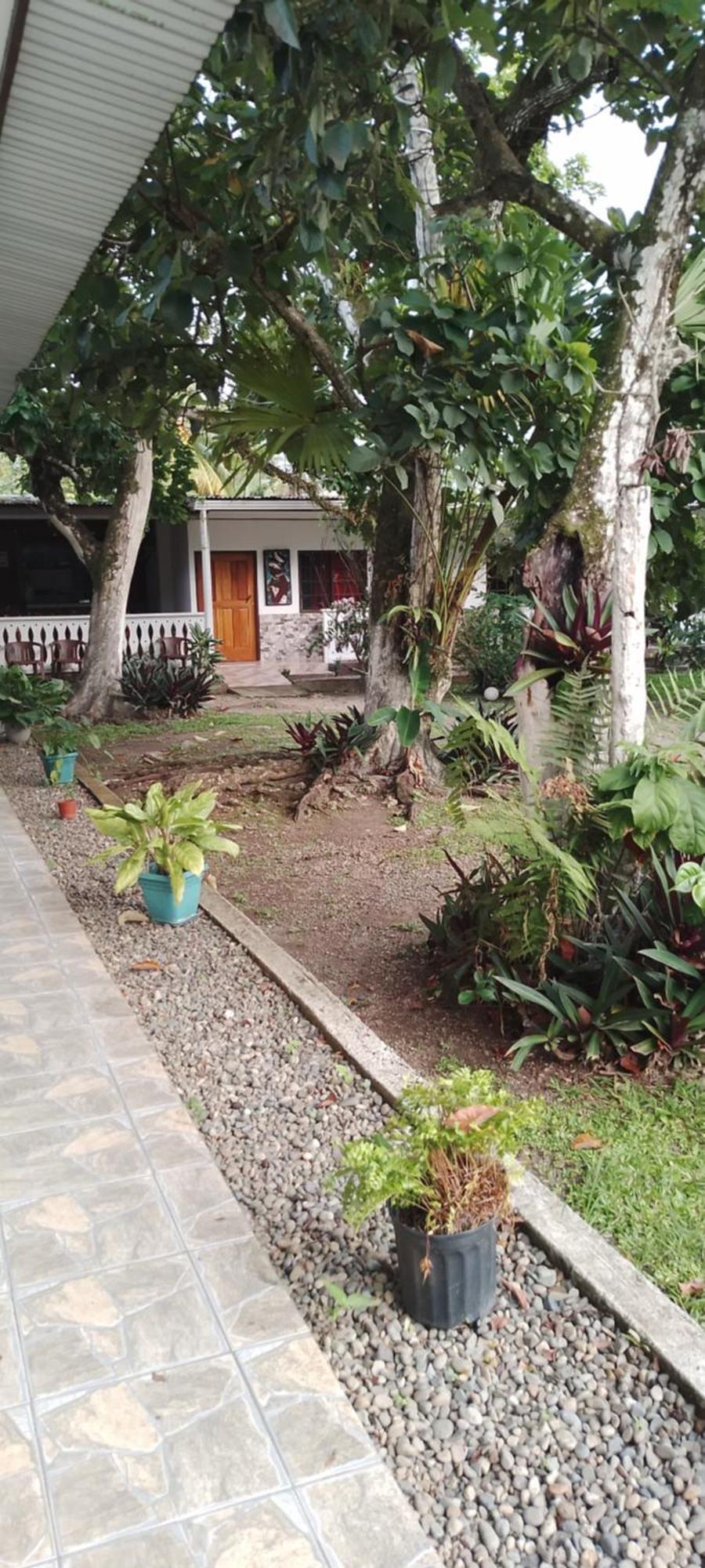 Cabinas Smith Cahuita Exterior foto