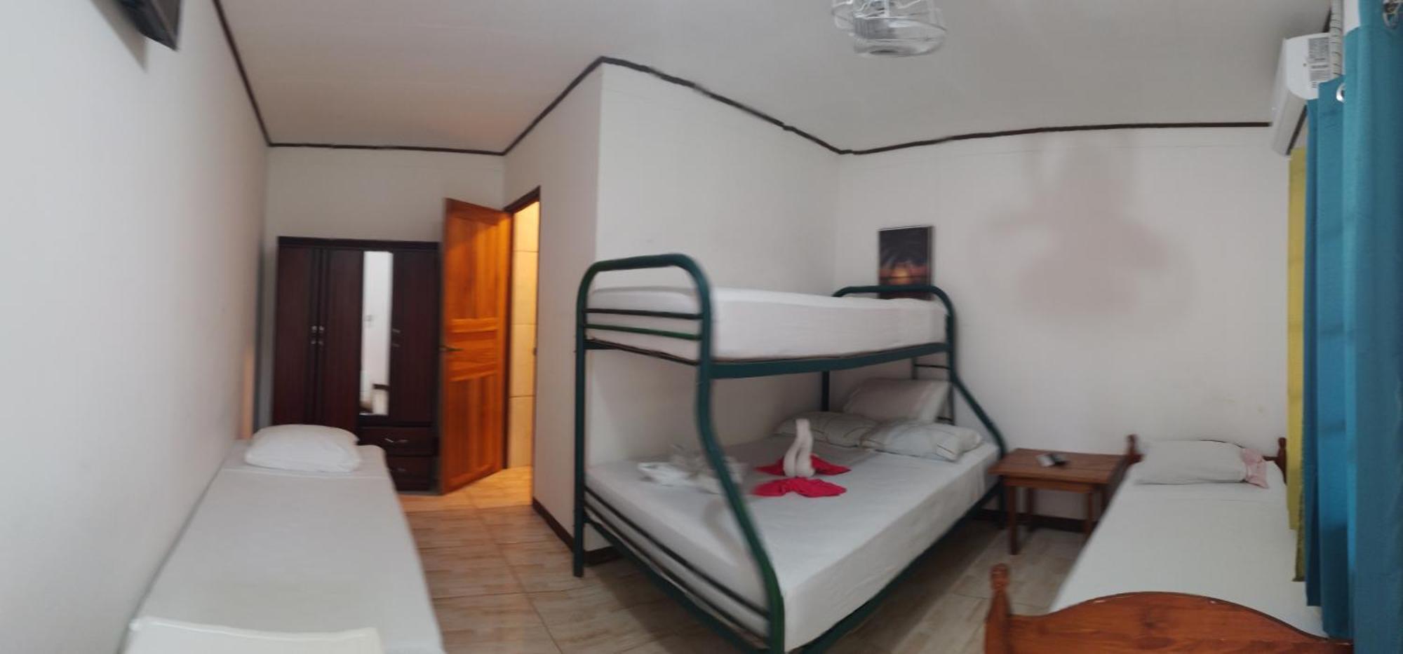 Cabinas Smith Cahuita Exterior foto