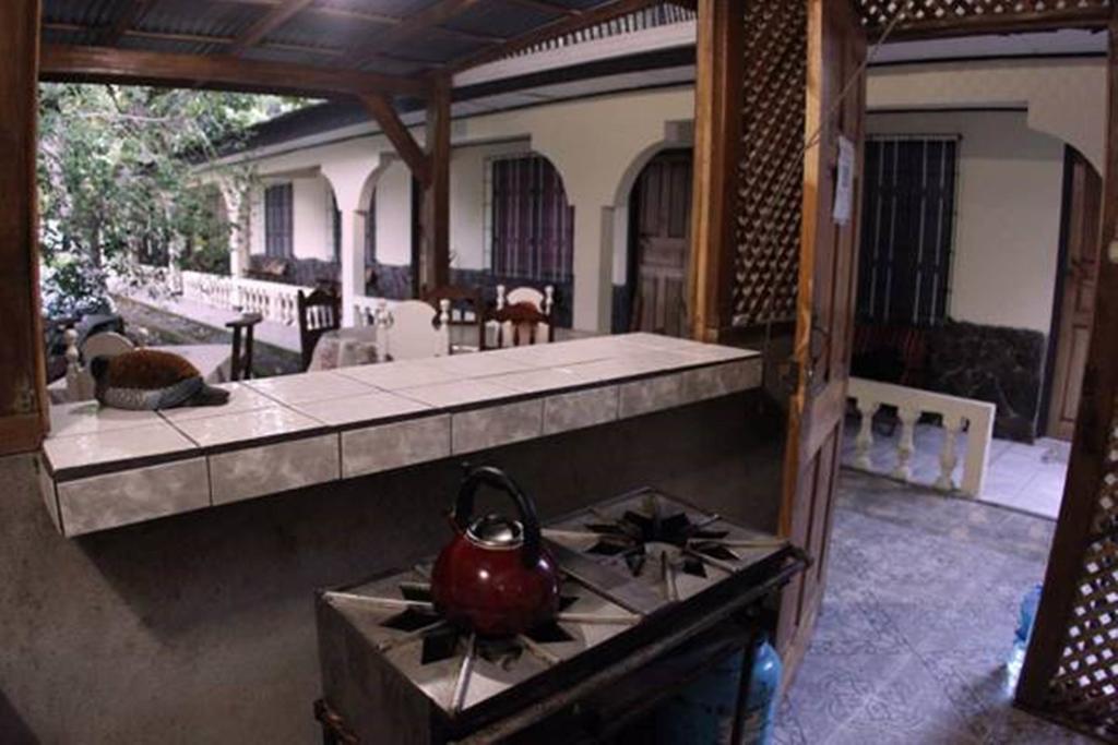 Cabinas Smith Cahuita Exterior foto