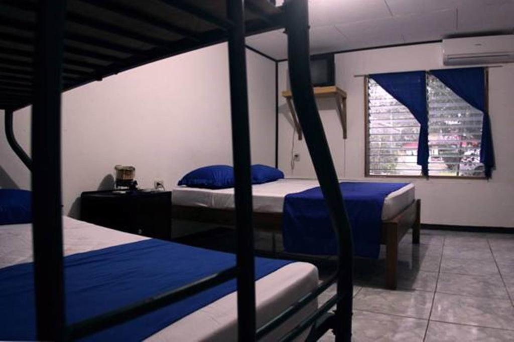 Cabinas Smith Cahuita Exterior foto