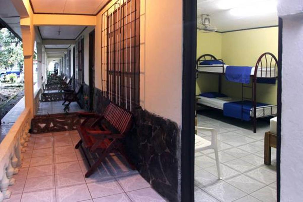 Cabinas Smith Cahuita Exterior foto
